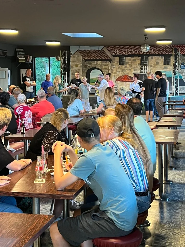 Facilities - KikCafé (1)