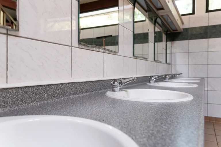 Facilities - Sanitary buildings (6)