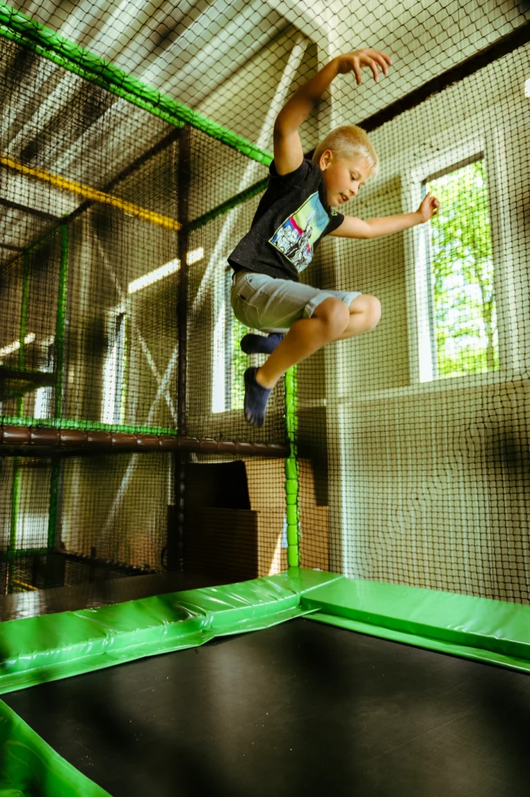 Facilities - indoor playground (2)